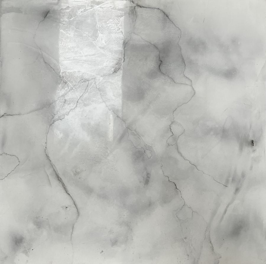 White marble-effect Venetian plaster with grey veining